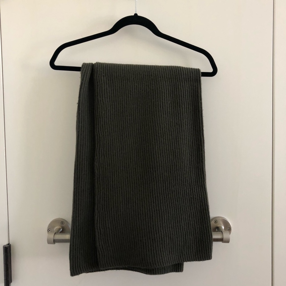 Genuine People merino wool pants